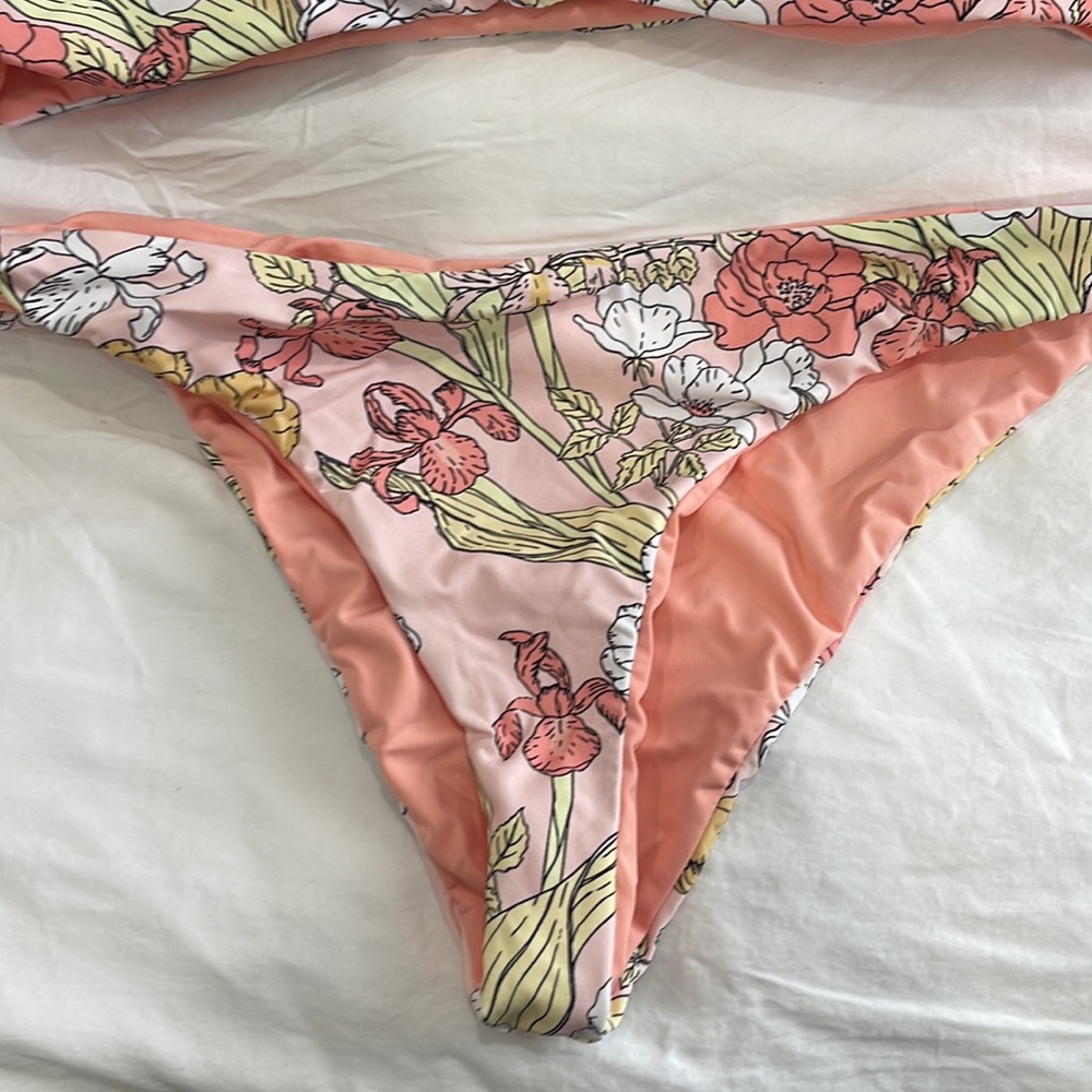 Dippin’ Daisy’s Reversible Bikini - Picture 3 of 6